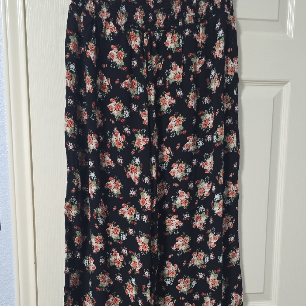 Xhilaration Floral Print Skirt - Black and Red